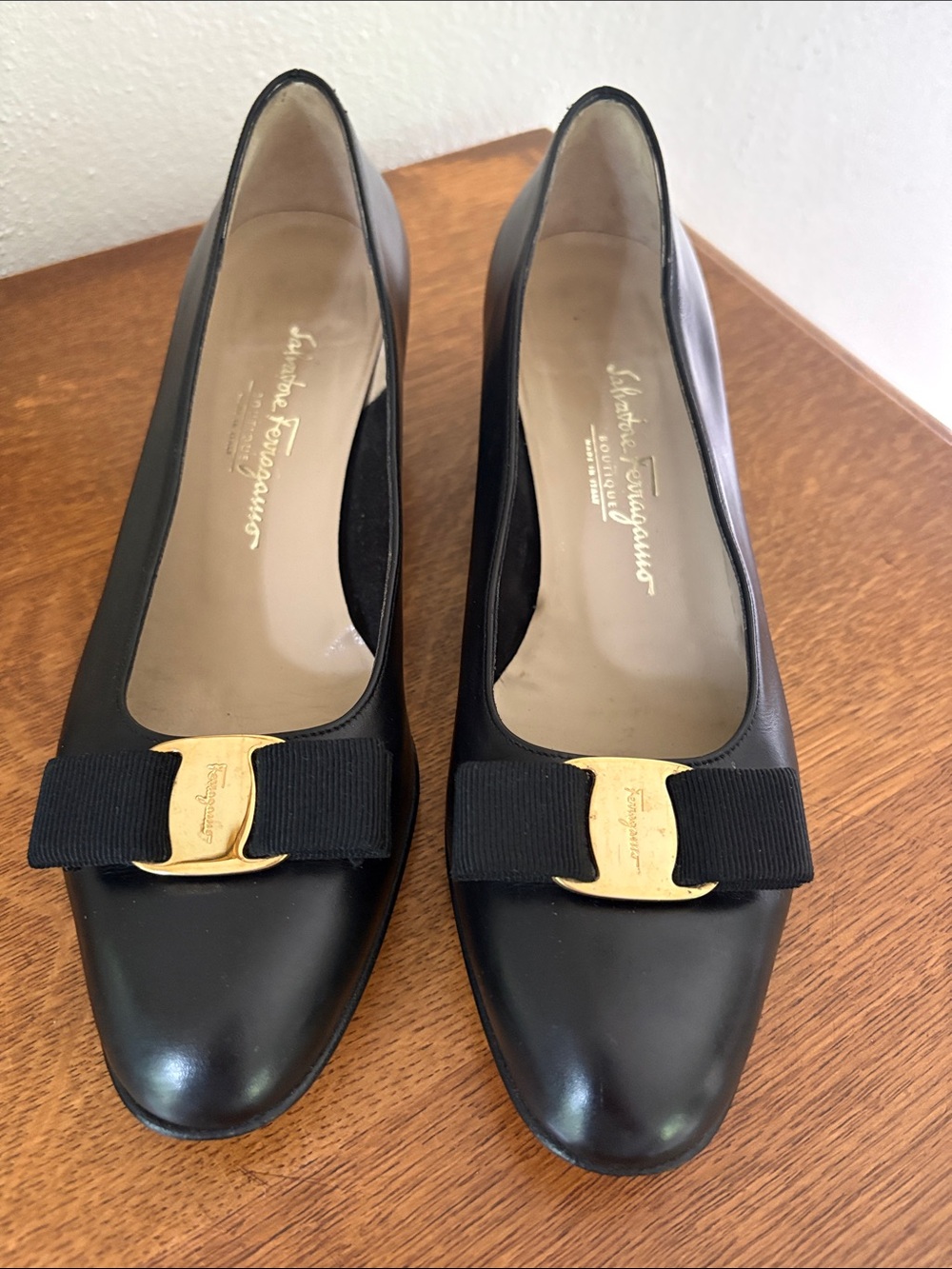 Salvatore Ferragamo Black Leather Vara Bow Pumps with Gold Plaque 9C